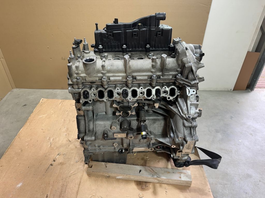 Complete engine Jaguar F-Pace 2.0 D 180 hp (204DTA)