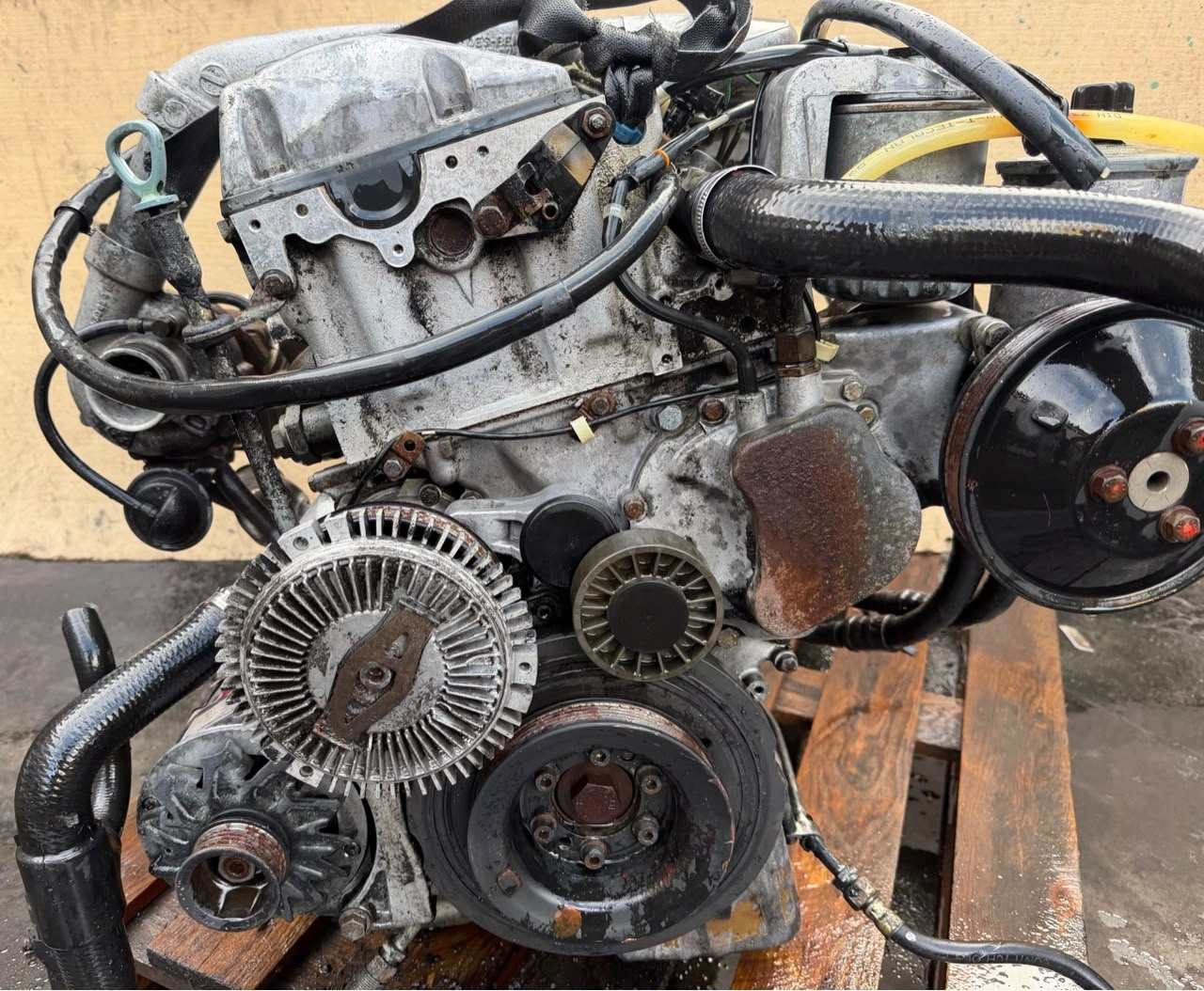 Complete engine Mercedes-Benz 250 TD Turbo 126 hp (OM602.962) - vue 3